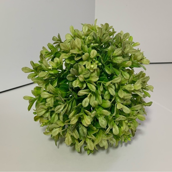 Artificial Topiary Bal Lifelike Boxwood Plant - Picture 2 of 5